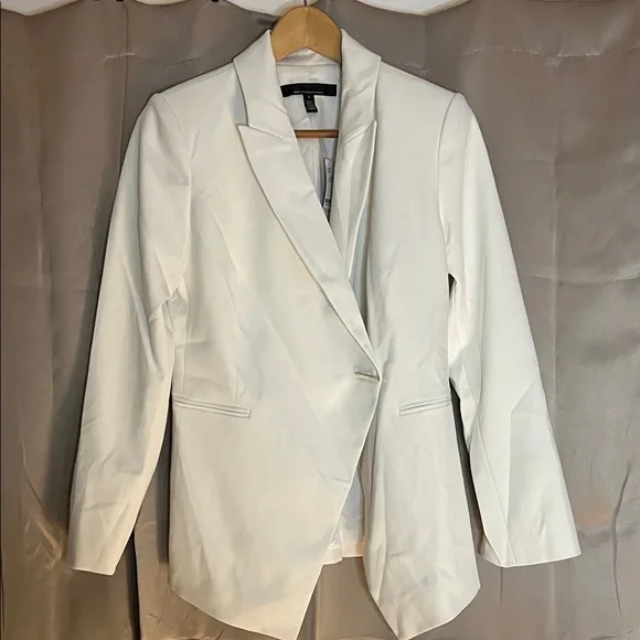NWT - WHBM Studio Blazer with Tab.  Ecru Size 4 - Picture 4 of 5